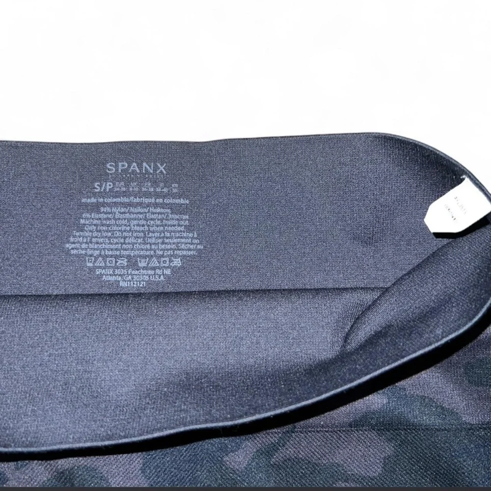 SPANX Dark Gray Black Camouflage High-Rise Leggings